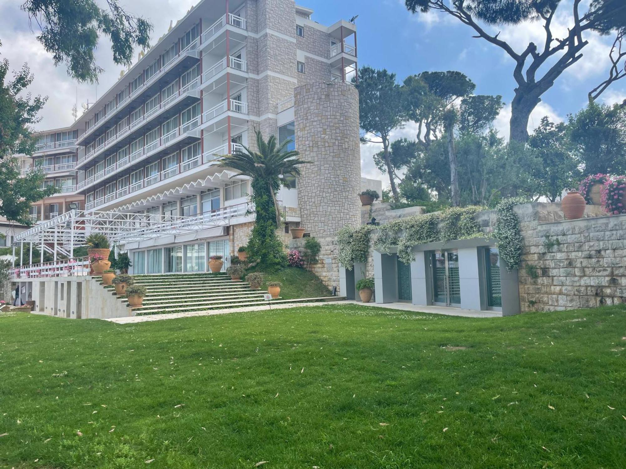 Al Bustan 5* Beit Mery